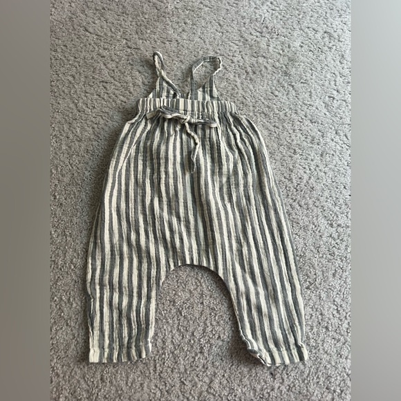 Rylee + Cru Stripped Romper 3-6 Months - Picture 2 of 4